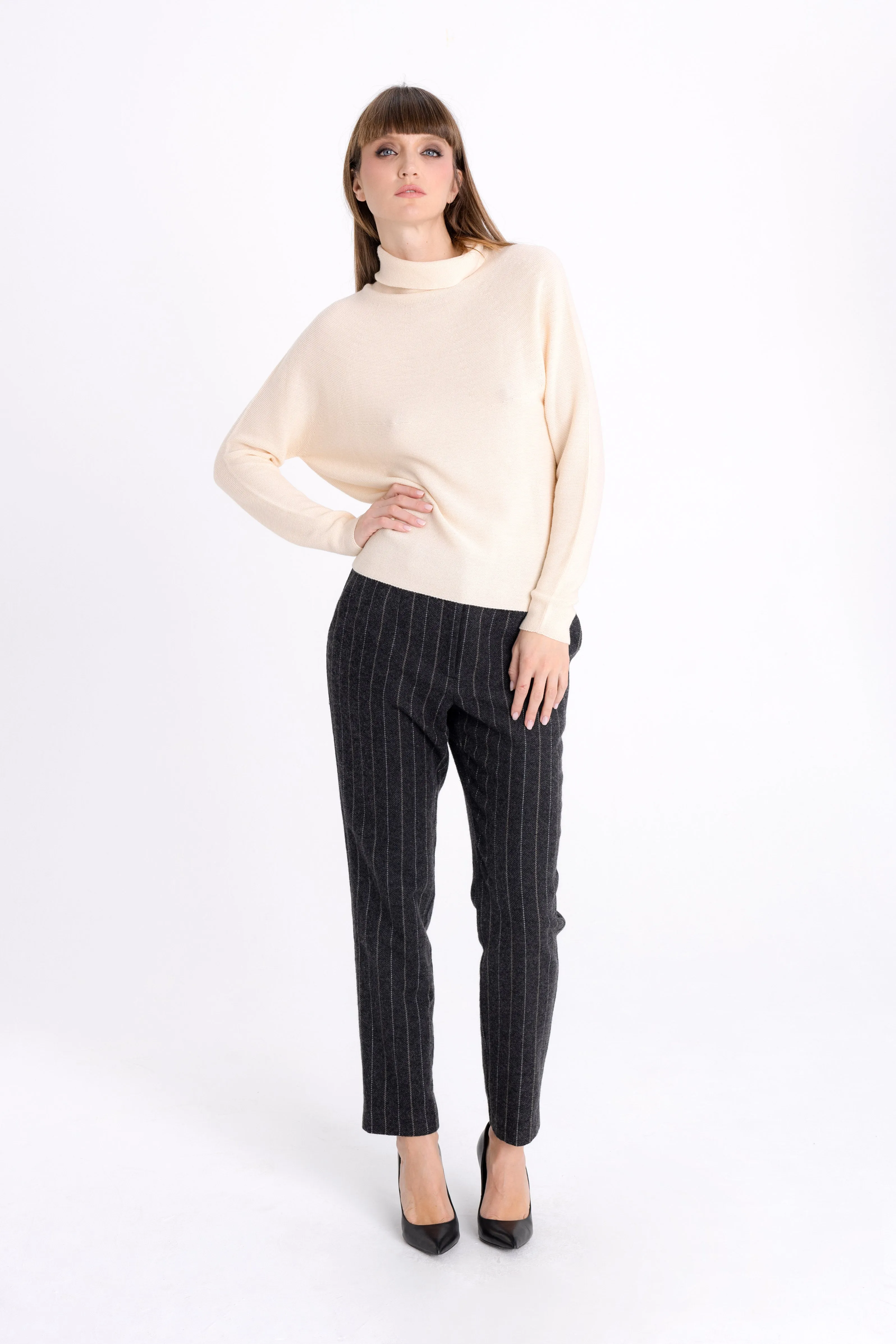 BEIGE SWEATER WITH MERINO WOOL