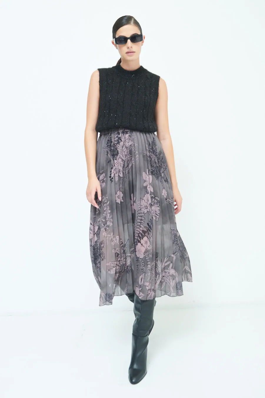 Elegant pleated skirt with floral details wholesale