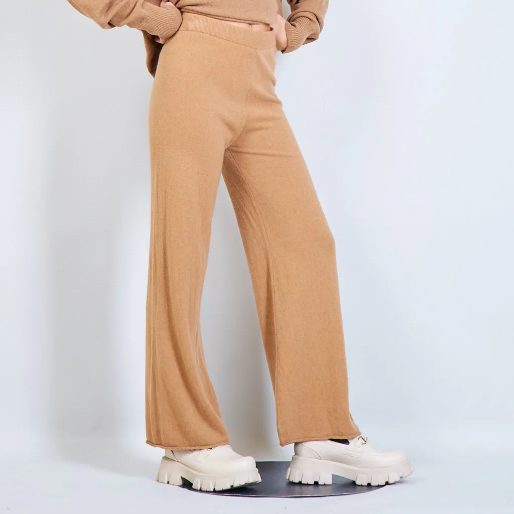 High-waisted wide leg trousers in solid color wholesale