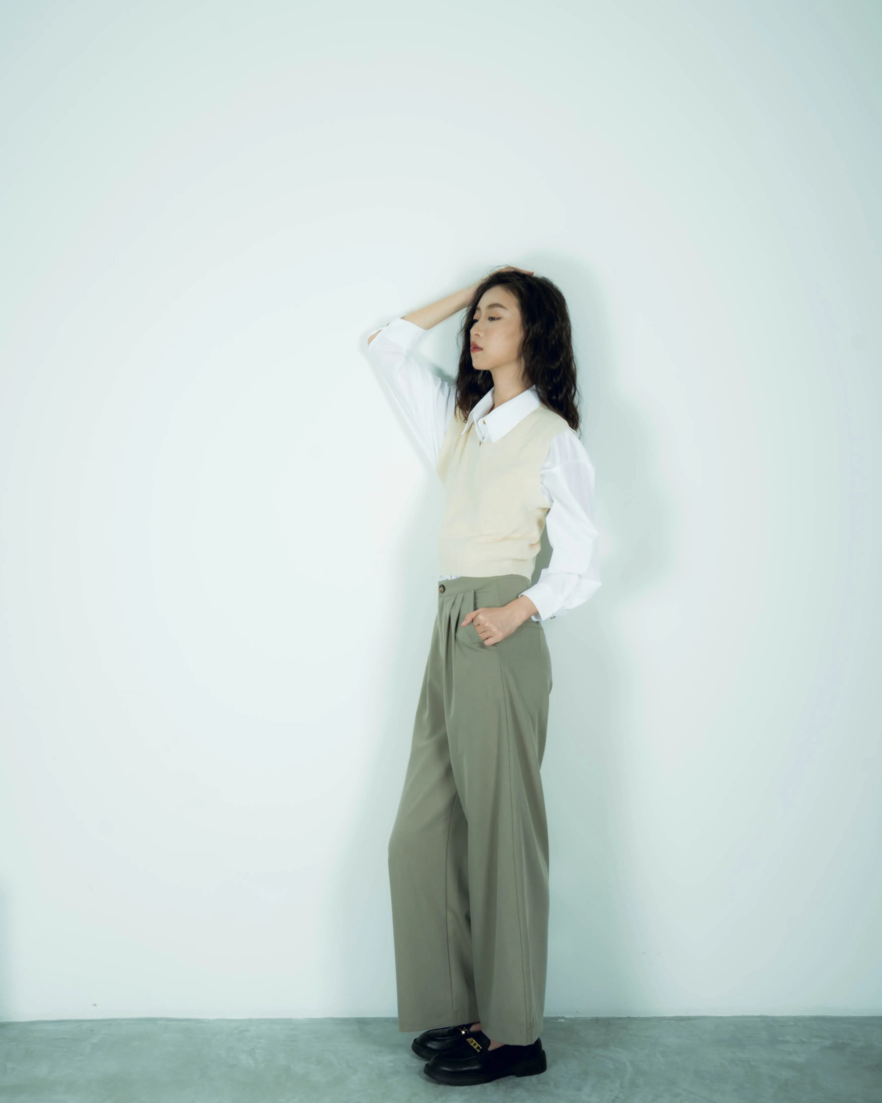 Lena Straight Cut Trousers (Khaki)