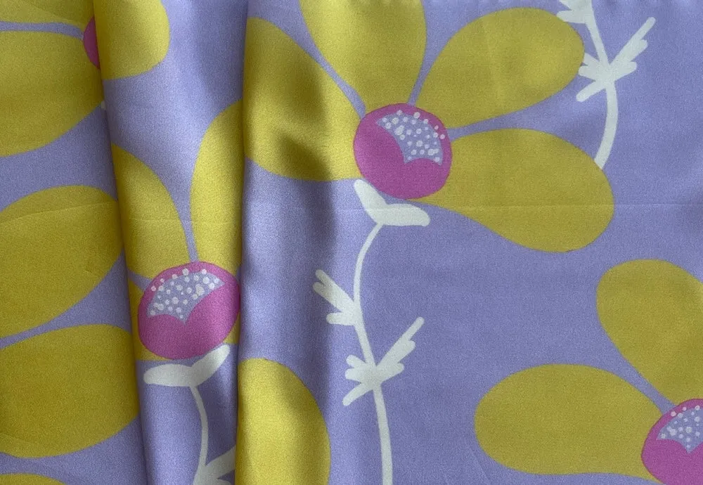 Three-Petaled Citrine Meadow Flower Silk Twill (Made in Italy)