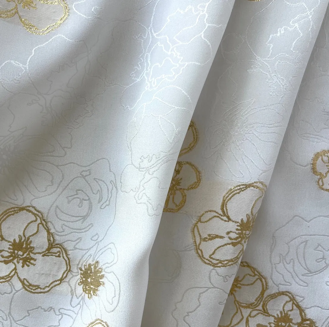 Three-Petaled White Campion Golden Lurex Silk Jacquard Crepe de Chine (Made in Italy)